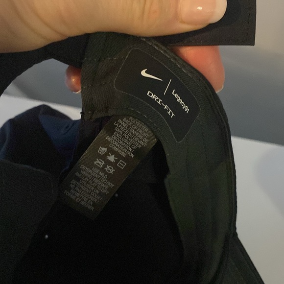 Men’s Nike golf hat - Picture 4 of 6